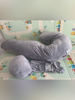 Momcozy Pregnancy Pillow, Original F Shaped